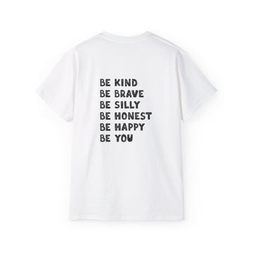 「Be Yourself」Tシャツ – 自分らしさを讃えよう
